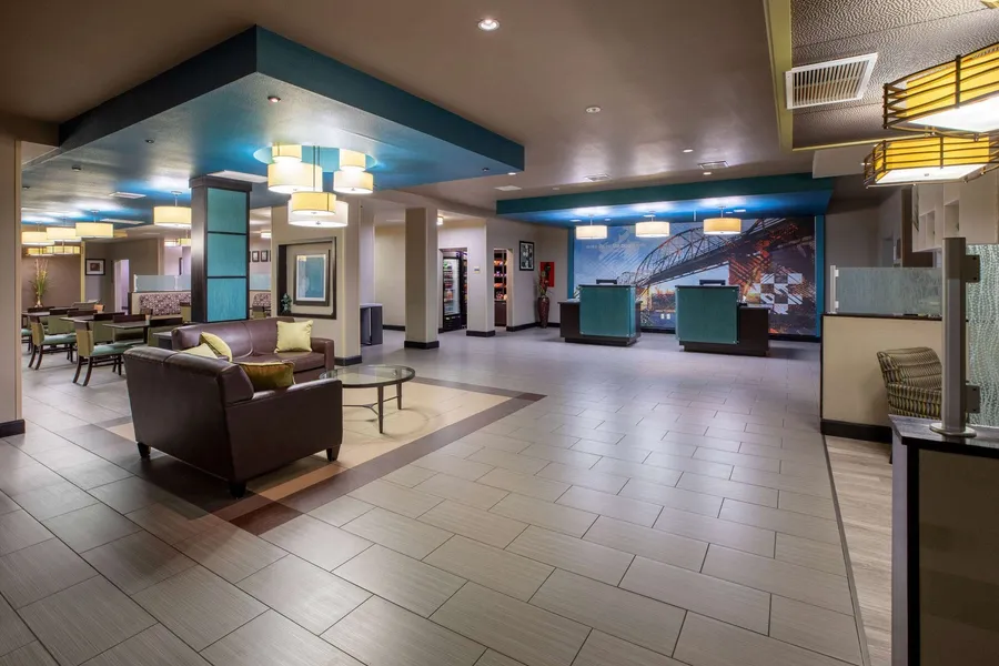 La Quinta Inn & Suites by Wyndham Durant hotel detail image 2