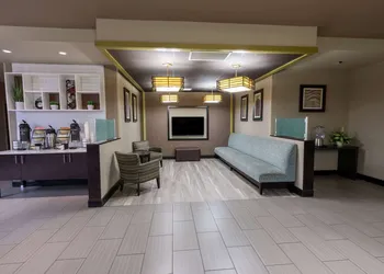 La Quinta Inn & Suites by Wyndham Durant hotel thumbnail 3