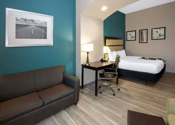 La Quinta Inn & Suites by Wyndham Durant hotel thumbnail 4