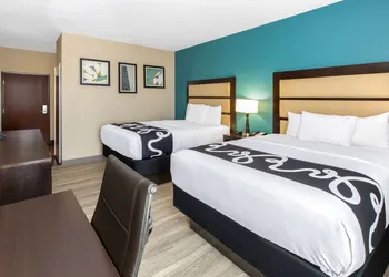 La Quinta Inn & Suites by Wyndham Durant hotel thumbnail 5