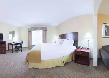 Holiday Inn Express Hotel & Suites GUYMON by IHG hotel thumbnail 3