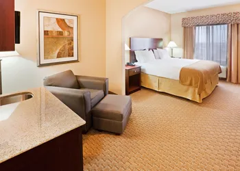 Holiday Inn Express Hotel & Suites GUYMON by IHG hotel thumbnail 5