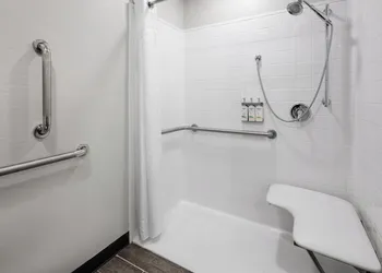 Holiday Inn Express & Suites Wyomissing by IHG hotel thumbnail 8