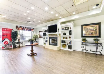 OYO Townhouse Oklahoma City Airport hotel thumbnail 2