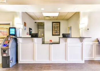 OYO Townhouse Oklahoma City Airport hotel thumbnail 4