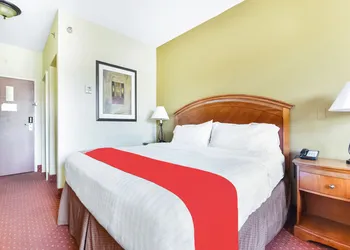 OYO Townhouse Oklahoma City Airport hotel thumbnail 5