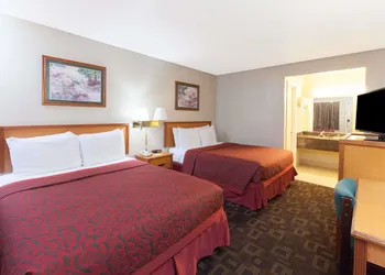 Days Inn by Wyndham Oklahoma City Fairground hotel thumbnail 3