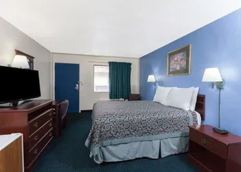 Days Inn by Wyndham Oklahoma City Fairground hotel thumbnail 7