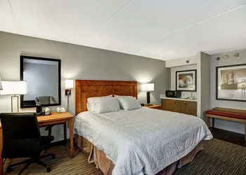 Hampton Inn Norfolk-Naval Base hotel thumbnail 8