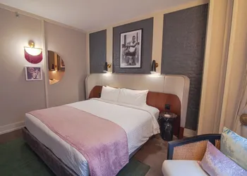The Evelyn Hotel hotel thumbnail 8