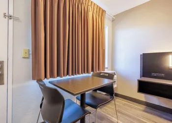 Motel 6 Portland, OR - Southeast hotel thumbnail 4