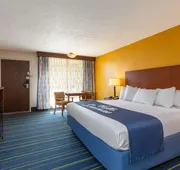 Days Inn by Wyndham Breezewood hotel detail image 4