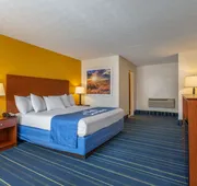 Days Inn by Wyndham Breezewood hotel detail image 5