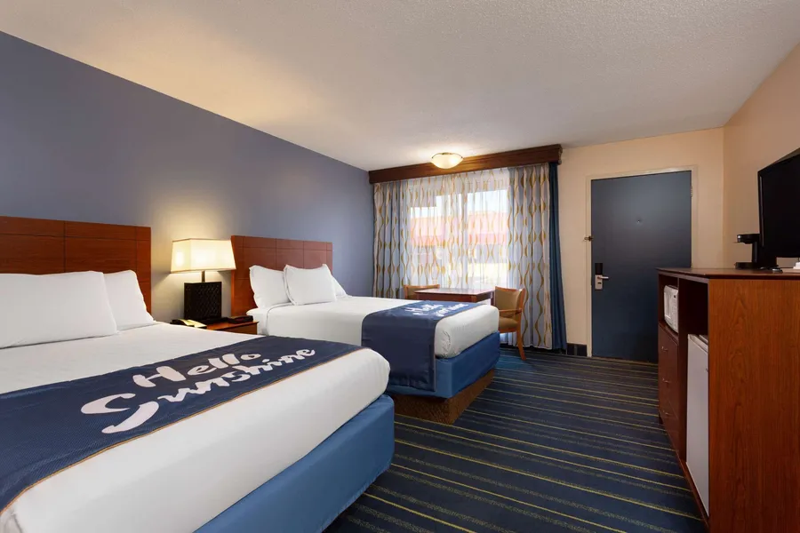 Days Inn by Wyndham Breezewood hotel detail image 6