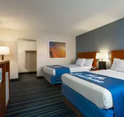 Days Inn by Wyndham Breezewood hotel detail image 7