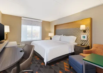 Holiday Inn Westbury - Long Island by IHG hotel thumbnail 3