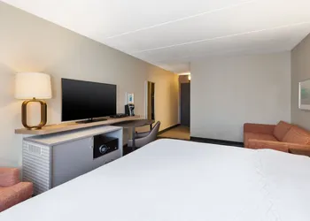 Holiday Inn Westbury - Long Island by IHG hotel thumbnail 6