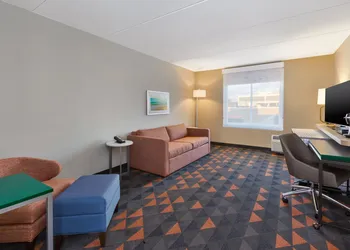 Holiday Inn Westbury - Long Island by IHG hotel thumbnail 7