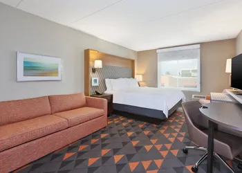 Holiday Inn Westbury - Long Island by IHG hotel thumbnail 8