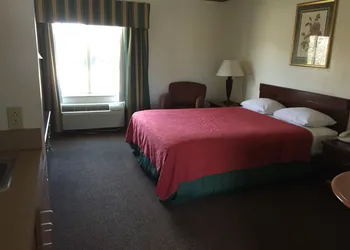 Red Carpet Inn Chambersburg hotel thumbnail 4