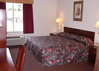 Red Carpet Inn Chambersburg hotel thumbnail 6