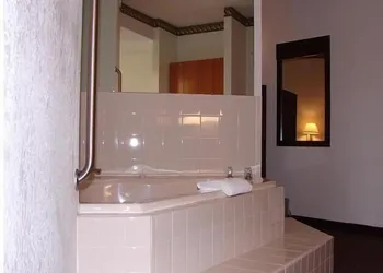 Red Carpet Inn Chambersburg hotel thumbnail 8