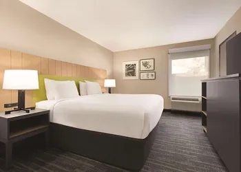 Country Inn & Suites by Radisson, Dunn I-95 hotel thumbnail 7