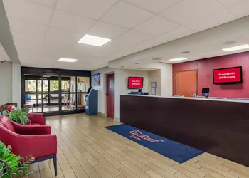 Red Roof Inn Nashville - Music City hotel thumbnail 2