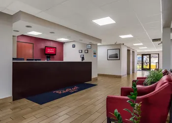 Red Roof Inn Nashville - Music City hotel thumbnail 3
