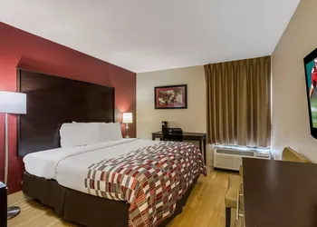 Red Roof Inn Nashville - Music City hotel thumbnail 6