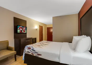 Red Roof Inn Nashville - Music City hotel thumbnail 7