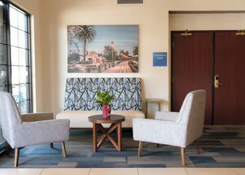 Holiday Inn Express & Suites Davis - University Area by IHG hotel thumbnail 3