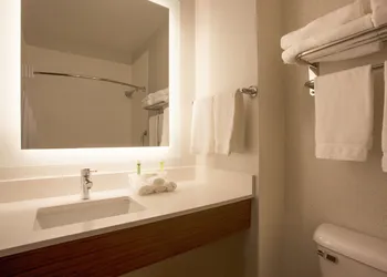 Holiday Inn Express & Suites Davis - University Area by IHG hotel thumbnail 5