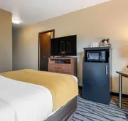 Comfort Inn & Suites Market - Airport hotel detail image 4