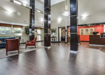Comfort Inn & Suites Love Field - Dallas Market Center hotel thumbnail 2