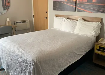 Days Inn by Wyndham Custer hotel thumbnail 3