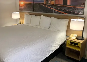 Days Inn by Wyndham Custer hotel thumbnail 5