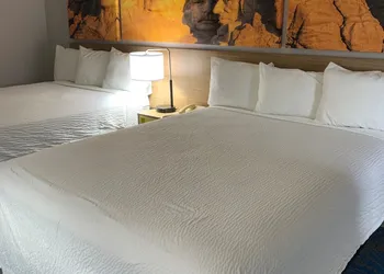 Days Inn by Wyndham Custer hotel thumbnail 7