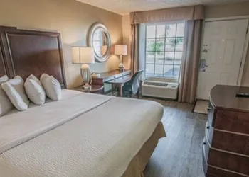 Days Inn by Wyndham Fort Walton Beach hotel thumbnail 7