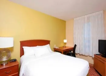 MainStay Suites Bloomington near University hotel thumbnail 2