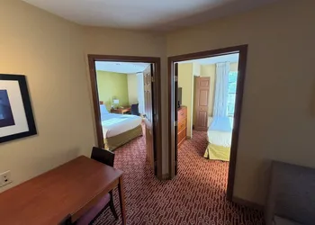 MainStay Suites Bloomington near University hotel thumbnail 5