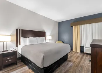 Quality Inn Chattanooga Hamilton Place hotel thumbnail 7