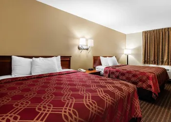 Econo Lodge Inn & Suites Dickson hotel thumbnail 6