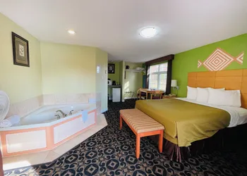 North Bay Inn hotel thumbnail 6
