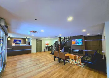 Radiant Inn & Suites hotel thumbnail 2
