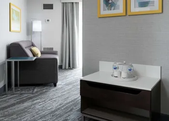 Hampton Inn & Suites Memphis-Beale Street hotel thumbnail 4