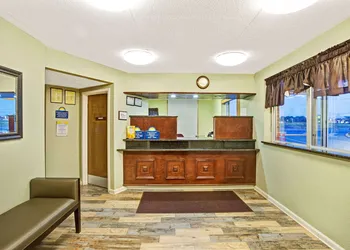 Days Inn by Wyndham Clarksville TN hotel thumbnail 2