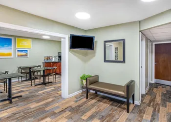Days Inn by Wyndham Clarksville TN hotel thumbnail 4