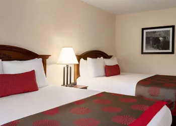 Ramada by Wyndham Pigeon Forge North hotel thumbnail 4