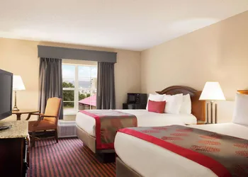 Ramada by Wyndham Pigeon Forge North hotel thumbnail 8